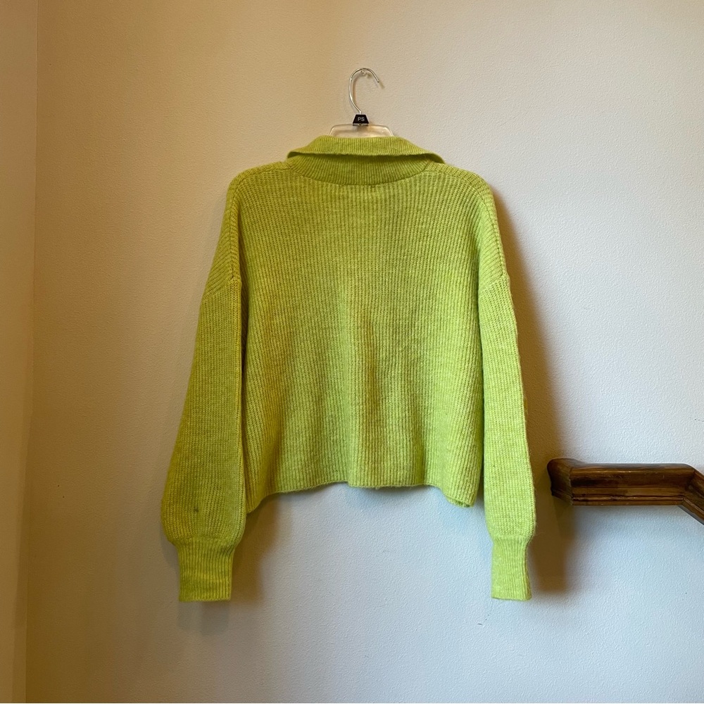Cropped Sweater - Picture 2 of 5